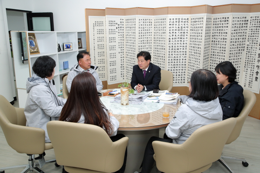 20240419 김해시의회 의원 의회 방문 (1).jpg