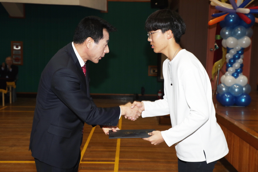 20200108 밀성중학교 졸업식 (14).JPG