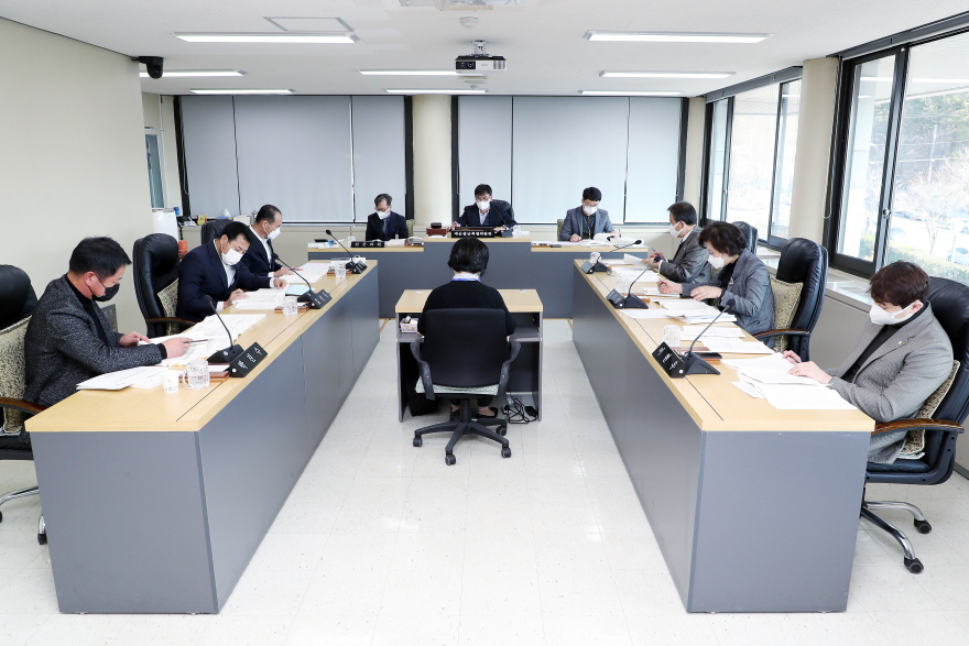 20201203 제224회 밀양시의회 제2차 예산결산특별위원회 (7).JPG